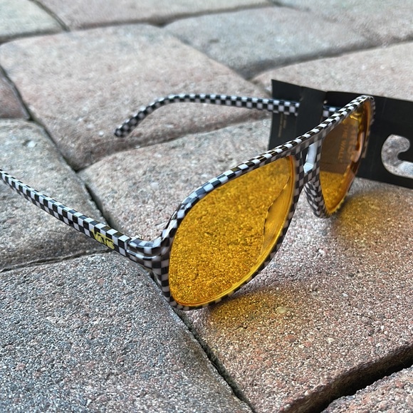 Vans Summer Holiday UV Protect Shades Sunglasses
NWT - Picture 2 of 16